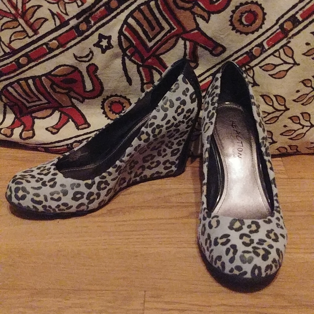 Grey Leopard Print Wedges